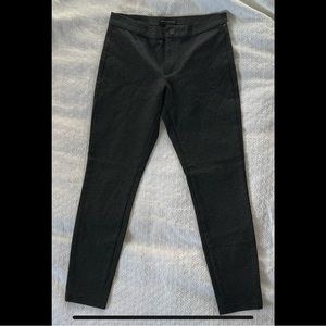 BANANA REPUBLIC Rayon Blend Grey Capri Slacks Size 4